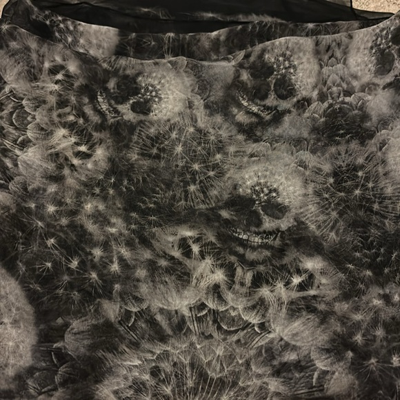 Alexander McQueen Skull Silk Scarf - Picture 6 of 6